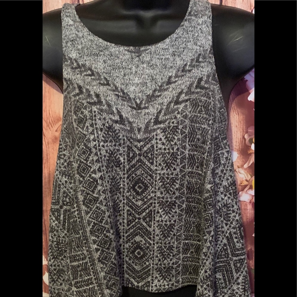 Women’s crop tank top